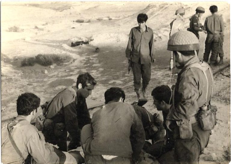 הג'יפ של שמואל ריטבלט עלה על מוקש, מטפלים בשמואל