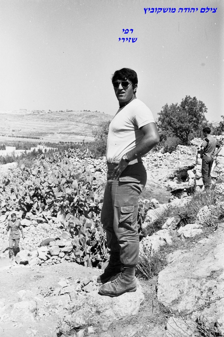 רפי שזירי, דופק הופעה, צילם יהודה מושקוביץ