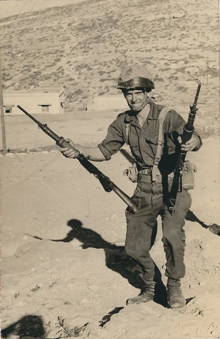 פוזה של לוחם יוסי קפלן