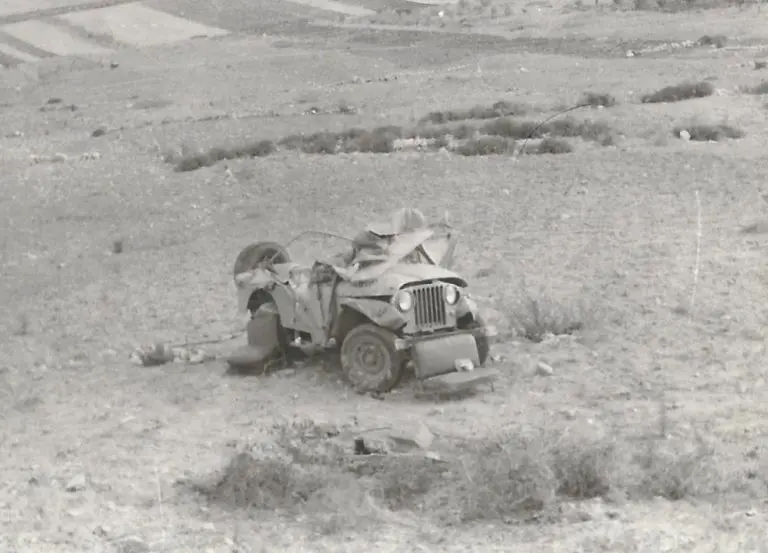 ג ניווטים בגדה הג יפ של גברי התהפך