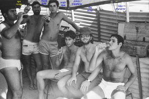 יזהר וורוביציק, אלי שגיא, יהודה מושקוביץ, לביא מנור, מנשה נקש, רפי שזירי, פלוגה ד