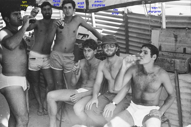 יזהר וורוביציק, אלי שגיא, יהודה מושקוביץ, לביא מנור, מנשה נקש, רפי שזירי, פלוגה ד